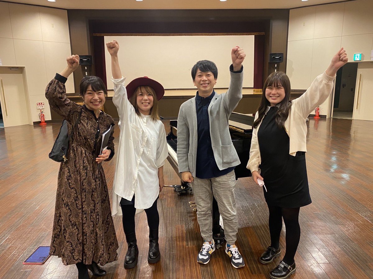 michiko_piano's tweet photo. ありがとう以外に伝える言葉はありません！
この場を作っていただけてありがとう。
この場で出会ってくれてありがとう。
いつかあうひまで♡
　#ホールでストリートライブ  #終演 https://t.co/ACPlxIHC6S