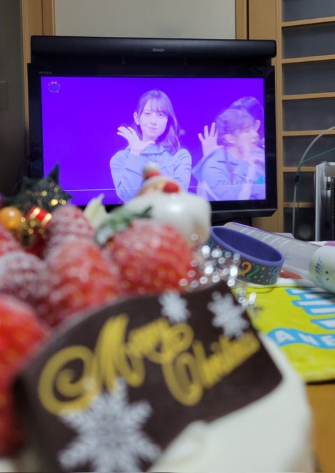 ケーキ食べながらリピート配信見るよ #ひなくり2021_Day2 https://t.co/KfTVY53lZ8<a href="/tag/%E3%81%B2%E3%81%AA%E3%81%8F%E3%82%8A2021_day2"class="tags">#ひなくり2021_Day2</a>