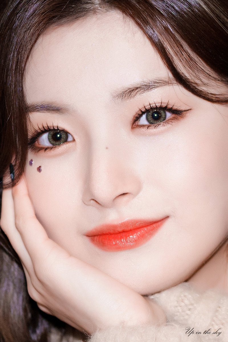 1229yiren's tweet photo. 211224 HQ

얼굴. 완벽.

#이런 #Yiren #EVERGLOW #에버글로우 https://t.co/quWG5Tl2WX