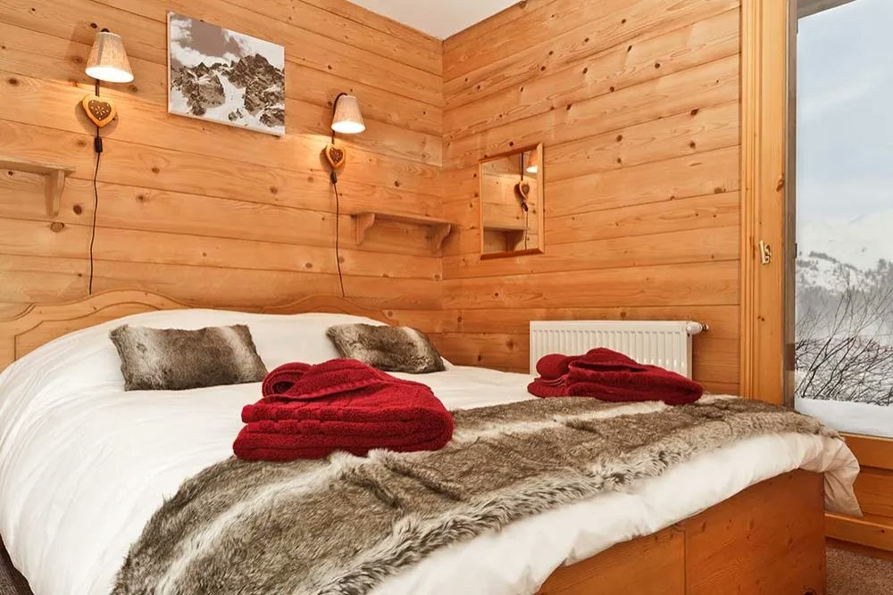 DoyleRobbie45's tweet photo. RENT IN FRANCE - FRANCE HOLIDAYS 2022
Beautiful Chalet with Stunning Views in La Tania, Courchevel Valley, Savoie

https://t.co/52pGHgG2it
#france #selfcatering #rentals #gites #travel #tourism #rentinfrance #gitesdefrance #apartments #chateau #longtermrentals #skiing #ski https://t.co/jOflInwN25