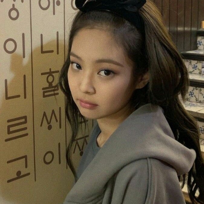 jennieismawife1's tweet photo. What a beauty!
I literally am soo inlove with Jennie Ruby Jane!
She's my queen!
I blue her XD! Armies, stay mad!
Jennie outrapps yalls favs!
Yoongi, pack it up... here comes the real queen! <3
#antiarmy #blink #jennie #antibts #blackpink #kpop #yoongicancled #jenniequeen https://t.co/VxM6LD1x8j