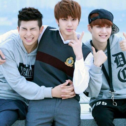 badgalcici920's tweet photo. Jin just got out of quarantine and Joon is still there.  Our guys are young, strong, and healthy. They will get through this.

#GetwellsoonNamjoon
#GetwellsoonJin
#GetWellSoonYoongi
#Fuckcovid
#covidgetthehellout https://t.co/6ixfSC6AL7