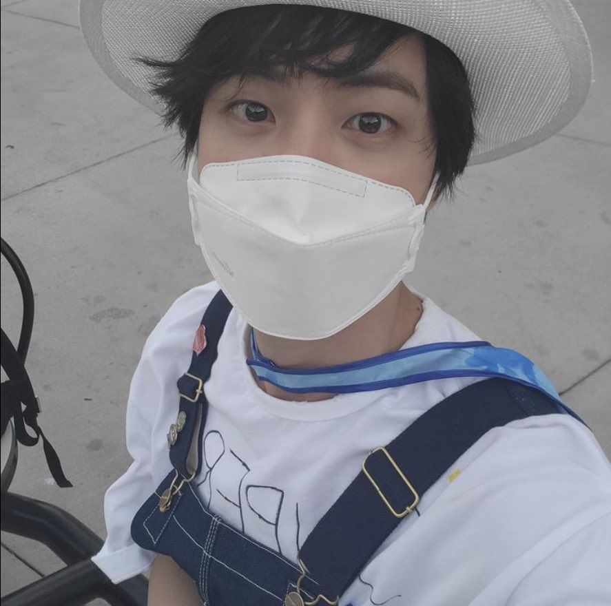 rainnieyyanw's tweet photo. ฮือติดสามคนแล้วนะ ㅠㅠ เก้ทเวลซูนนะคะมายบอย เดี๋ยวก็หายเนอะ สู้นะคะ ㅠㅠ #GetWellSoonNamjoonandJin https://t.co/VvMB9kt7YX