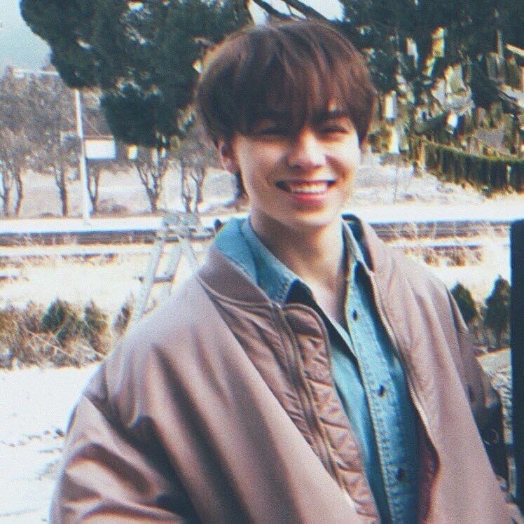 vernovacaine's tweet photo. 1998

— vernon svt local au https://t.co/7RMEV5RhUr