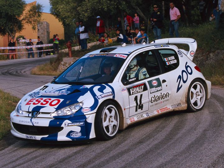 DominiRacing's tweet photo. @MundoRallyes Muy difícil elegir uno... Por "eras" me quedaría con WRC 2L: 206 deco 1999 (marcó mi infancia), WRC 1.6T: DS3 deco 2016 y WRC 2017: Fiesta deco 2021 "Red Bull". Aunque todos los Subaru y Ford son bonitos, el i20 '16, el Polo, el C3 rojo... 🔝🏁 https://t.co/RGLW5MMqFf