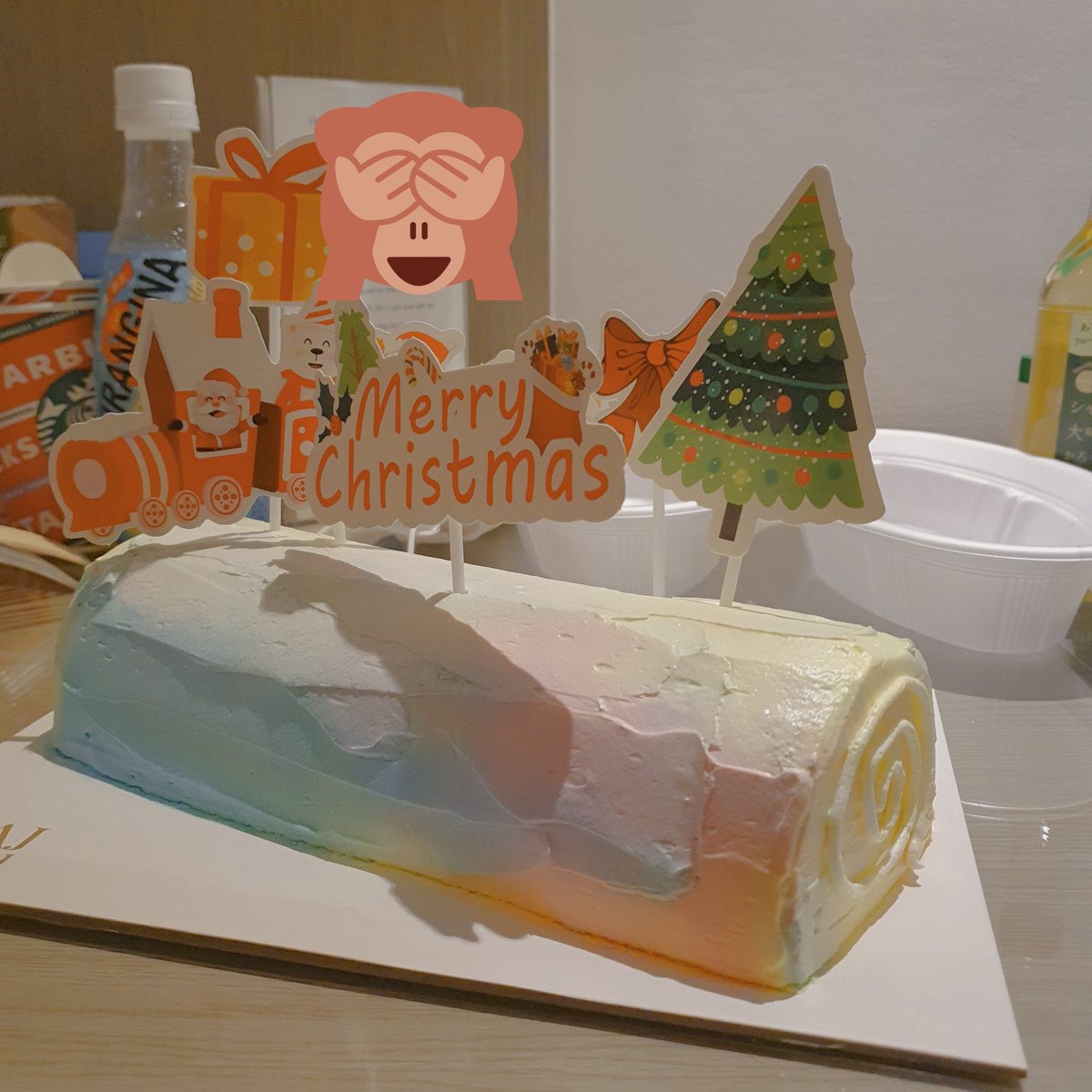 ricebear9's tweet photo. #MystaGift I just spent my entire Xmas with friends and bought loads of gifts for myself... we just had a lemon lavender logcake! Merikuri Mysta! 🎄🥳🥰 https://t.co/m2pW7dn9ID