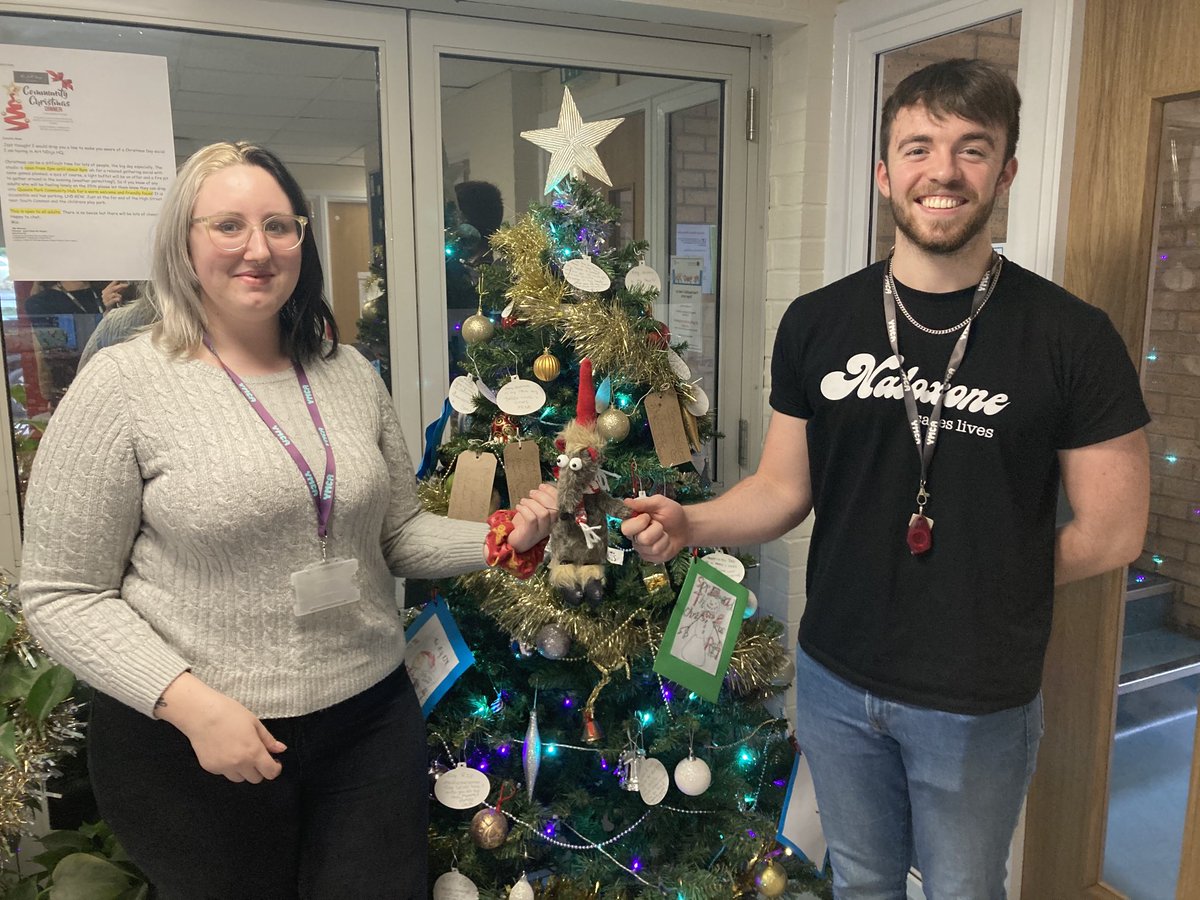 Committed &amp; generous ⁦<a href="/YMCALincs/">YMCA Lincolnshire</a>⁩ staff &amp; volunteers ⁦<a href="/RAFWaddington/">RAF Waddington</a>⁩ ⁦<a href="/RAFConingsby/">RAF Coningsby</a>⁩ are busy cooking  ⁦<a href="/YMCA_Nomad/">Nomad</a>⁩ Christmas Dinner and distributing gifts to residents

Thanks to them and to everyone who donated items to help make this happen

🙏🎄🎅🏻❤️