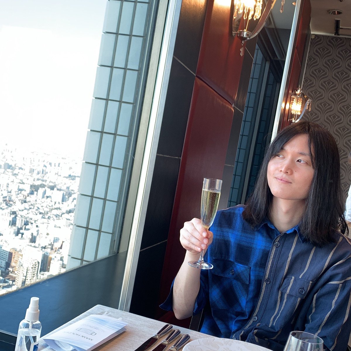 gontanakaya8850's tweet photo. 同一人物に見えん🤣
#Ulon
#マエジマハヤト https://t.co/qsGhIVhiNp