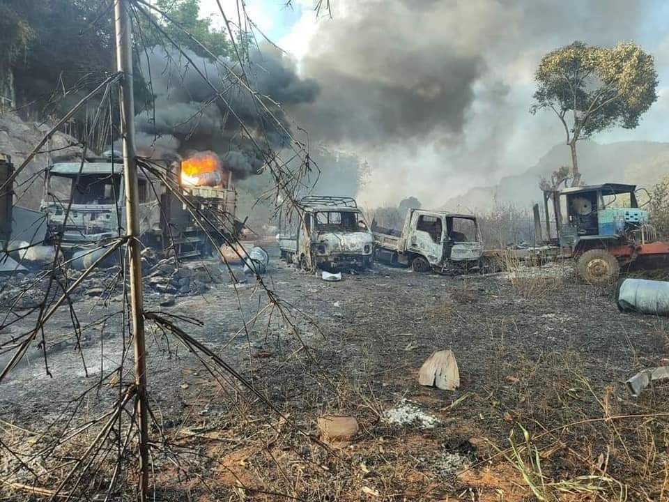 According to <a href="/Khithitofficial/">Khit Thit Media</a> 
Staffs &amp; car from <a href="/save_children/">Save the Children International</a> also burnt in yesterday fire set by junta's troops.

At least 35 #BurntAliveByJunta on December 24/Christmas Eve at Hpruso, Karenni State.

#WhatsHappeningInMyanmar