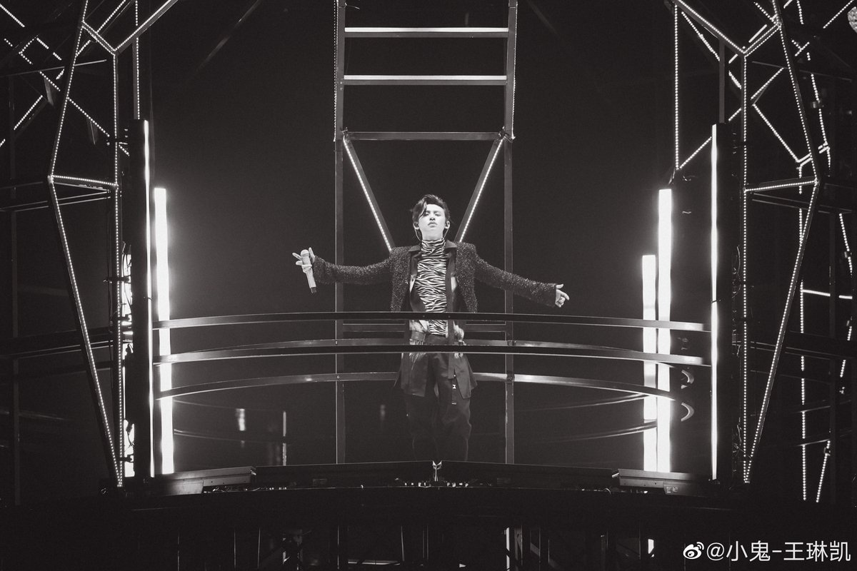XIAOGUI_TH's tweet photo. 211225 weibo update
“แร็ปเปอร์แห่งปี” 💪
ยินดีกับเสียวกุ่ยที่ได้รับรางวัลนี้จากงาน Migu Music Awards ด้วยค่าาา 🏆
#เสียวกุ่ย #小鬼 #Xiaogui #LilGhost #TransXG_TH https://t.co/jvofTNX4nA