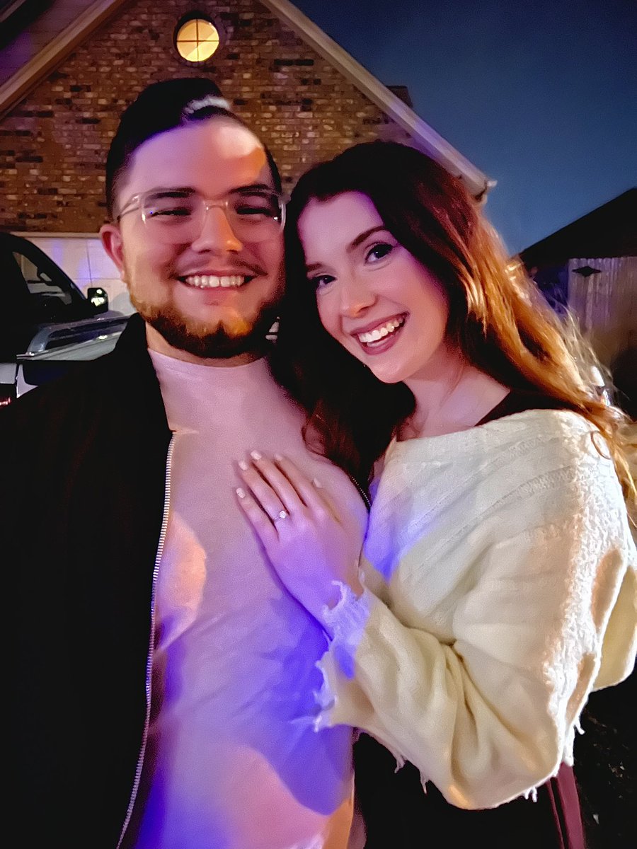 thecalebbroeker's tweet photo. I’m getting married to my fairytale princess 💍🥰 @abby1386 https://t.co/tGbxC5lfs6