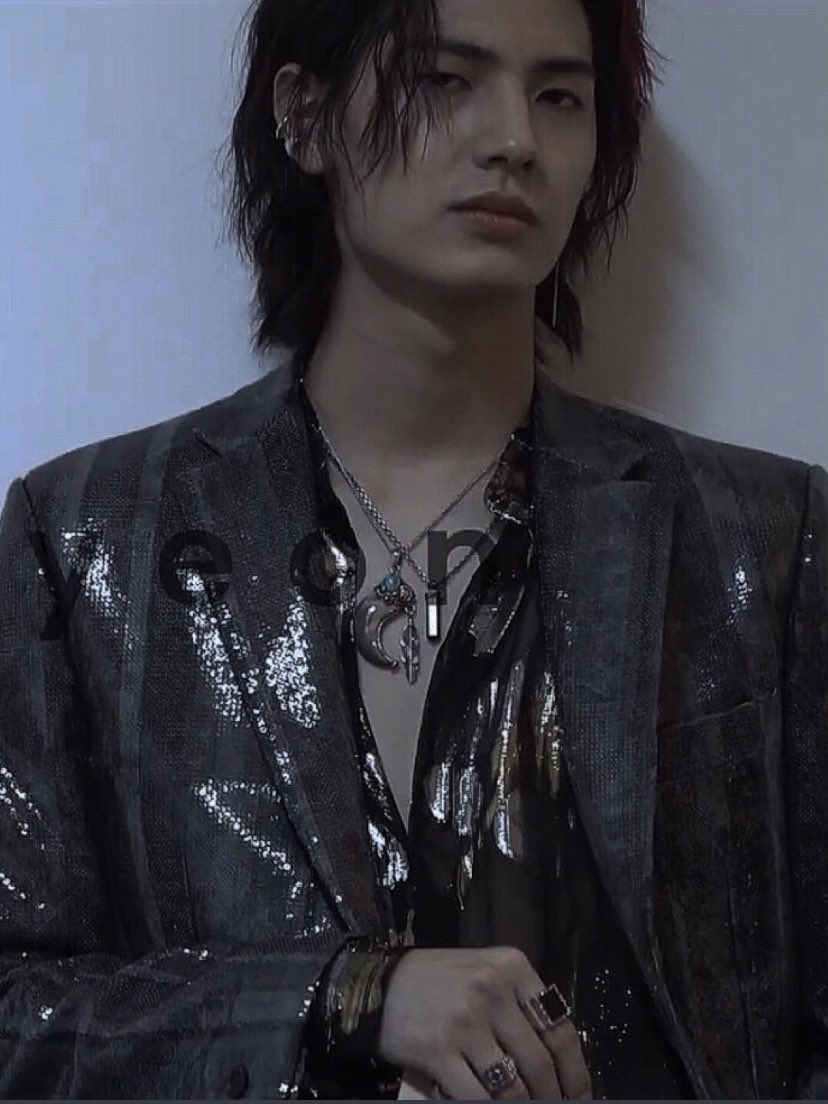 pov : he’s a rockstar