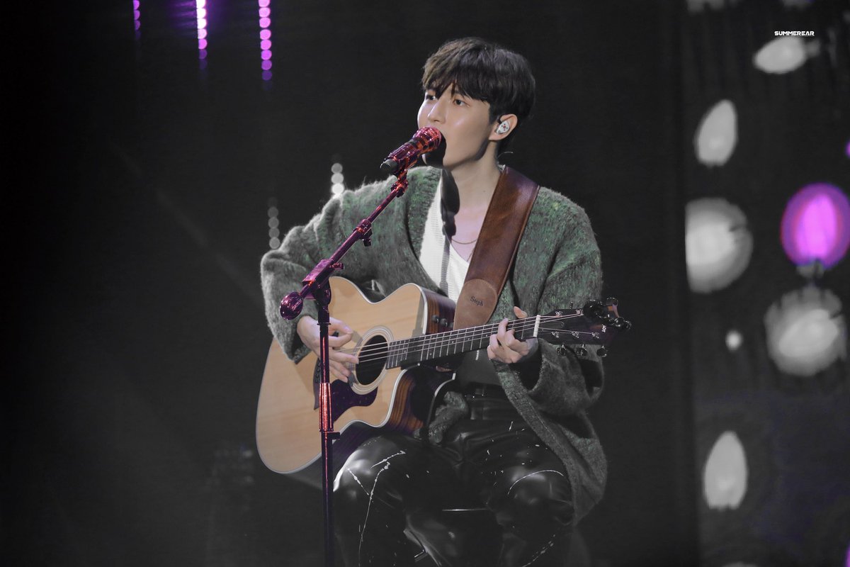 SummerEar0527's tweet photo. 🎄메리 크리스마스 🎄
#김재환 #KIMJAEHWAN https://t.co/kzsVVe7zva