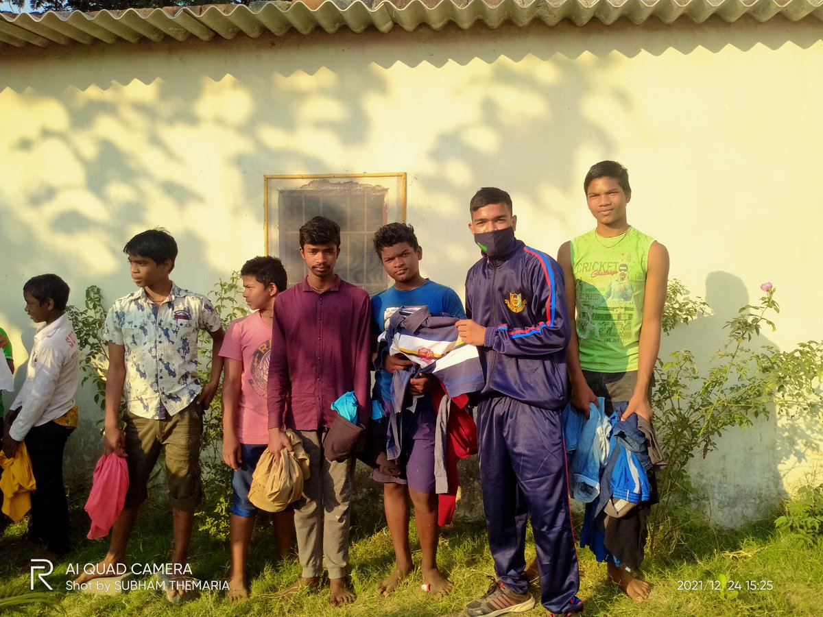 dash_premnath's tweet photo. Navel NCC  Cadets of GMU 4(o) Navel Ncc bhabanipatna unit Sambalpur Group to donate the woolen clothes in the Kalpataru orphanage Hirakud,Odisha

#NationalCadetCorps 
#NavelNcc
#gmustudent https://t.co/mjZObZqHhD