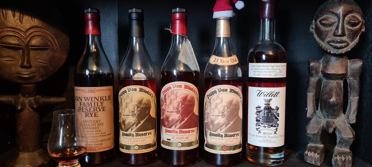 Carl_Hayward32's tweet photo. Well its #ChristmasDay so thats when i get most of the top shelf stuff out starting with #Vanwinkle #rye #13yr then onto #Pappyvanwinkle #15yr #20yr &amp; #23yr then finishing the day off with @WillettWhiskey #7yr #bourbon #whiskey Cheers to all &amp; have a #HappyChristmas 🥃 https://t.co/v9yKAVmo2U