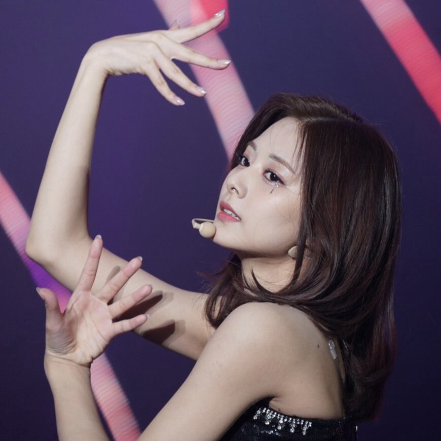 211225 tzuyu will go down on history