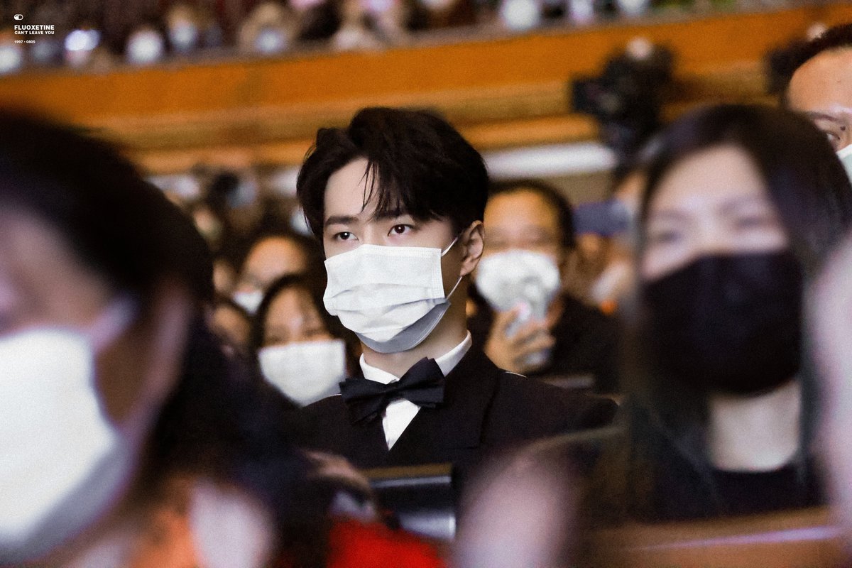 mitzi4r's tweet photo. Yibo in the audience
cr. FLUOXETINE·王一博
#WangYibo at China's Top Dancers Night
#DancerYibo #YIBOPositiveEnergy https://t.co/1SnfKYc9WC