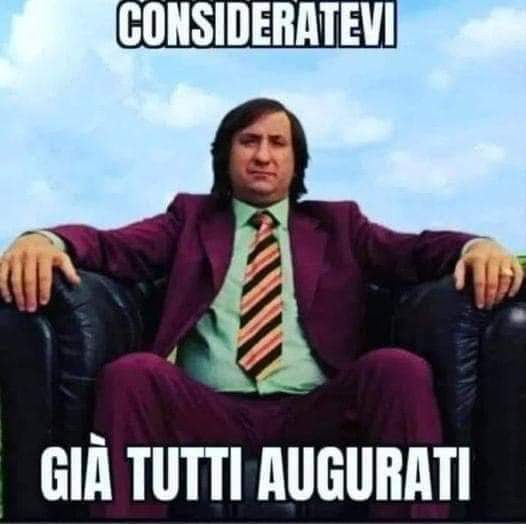 _RunnerSlow's tweet photo. Consiglio di aggiornare lo stato di #WhatsApp con questo Memo.
Ho oltre mille numeri in rubrica nun ve posso rispondere a tutti!

 #MerryXmas #BuonNatale #scritturebrevi #LeanMode https://t.co/tDlVAQOC34