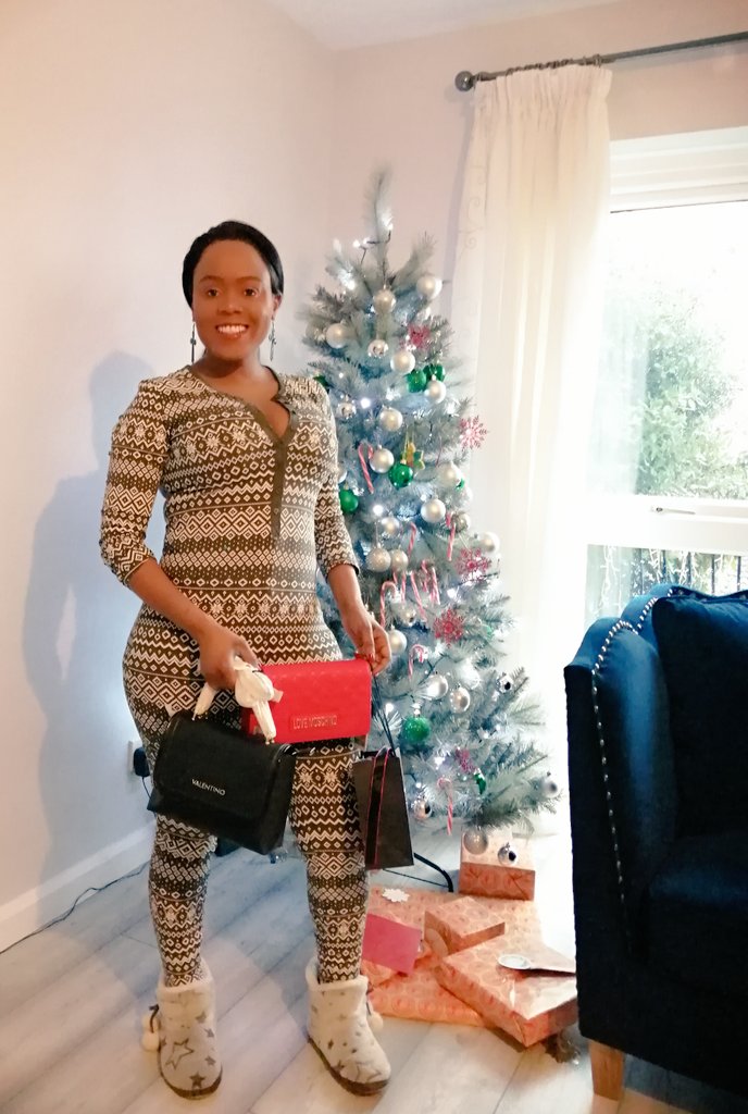 Keba_Sei's tweet photo. Merry Christmas everyone 🎄 https://t.co/QNSz8LMMih