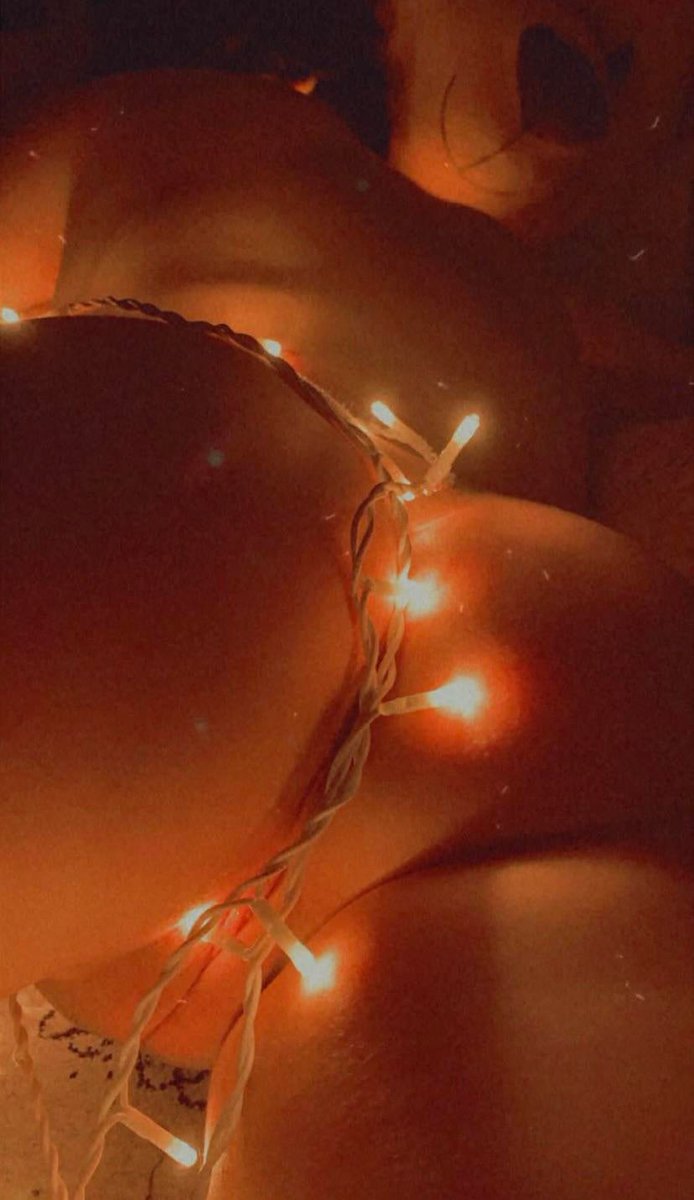 tittydrops_'s tweet photo. Merry Christmas 🎄 https://t.co/gvrKFxpMQH