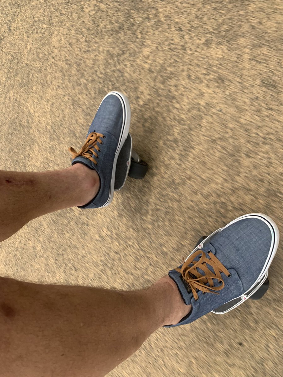 freelineskating's tweet photo. Wishing you Seasons Greetings. Today’s post Christmas lunch 5km freeline skating session. https://t.co/xI37Ilmpbo