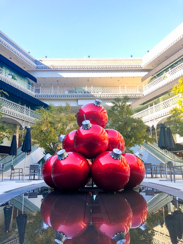 Santa said we’ve been good this year… So here's sending all our neighbors lots of love this holiday season. Stay blessed and stay happy, always. Merry Christmas from your friends at Uptown Dallas Inc ♥️