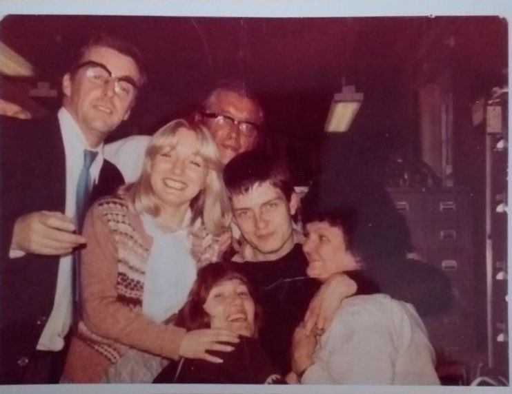 joydivisionlyri's tweet photo. Merry Christmas all !!
(Ian with colleagues from the Macclesfield Employment Exchange at their christmas party in 1977) https://t.co/udFNhzmkbA