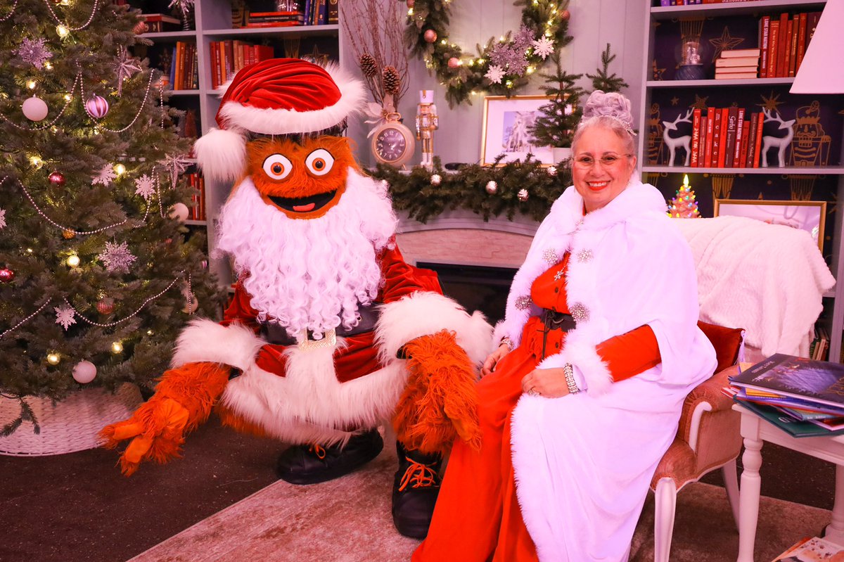 GrittyNHL's tweet photo. Don’t tell Santa https://t.co/wOONcbRgH9