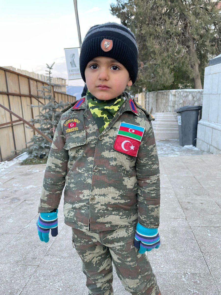 1VicePresident's tweet photo. Şuşanın ən gənc general-leytenantı 4 yaşlı Asif🥰
Самый юный генерал-лейтенант Шуши четырехлетний Асиф🥰

https://t.co/rCmpVmaqAU https://t.co/YPxeCBljTg