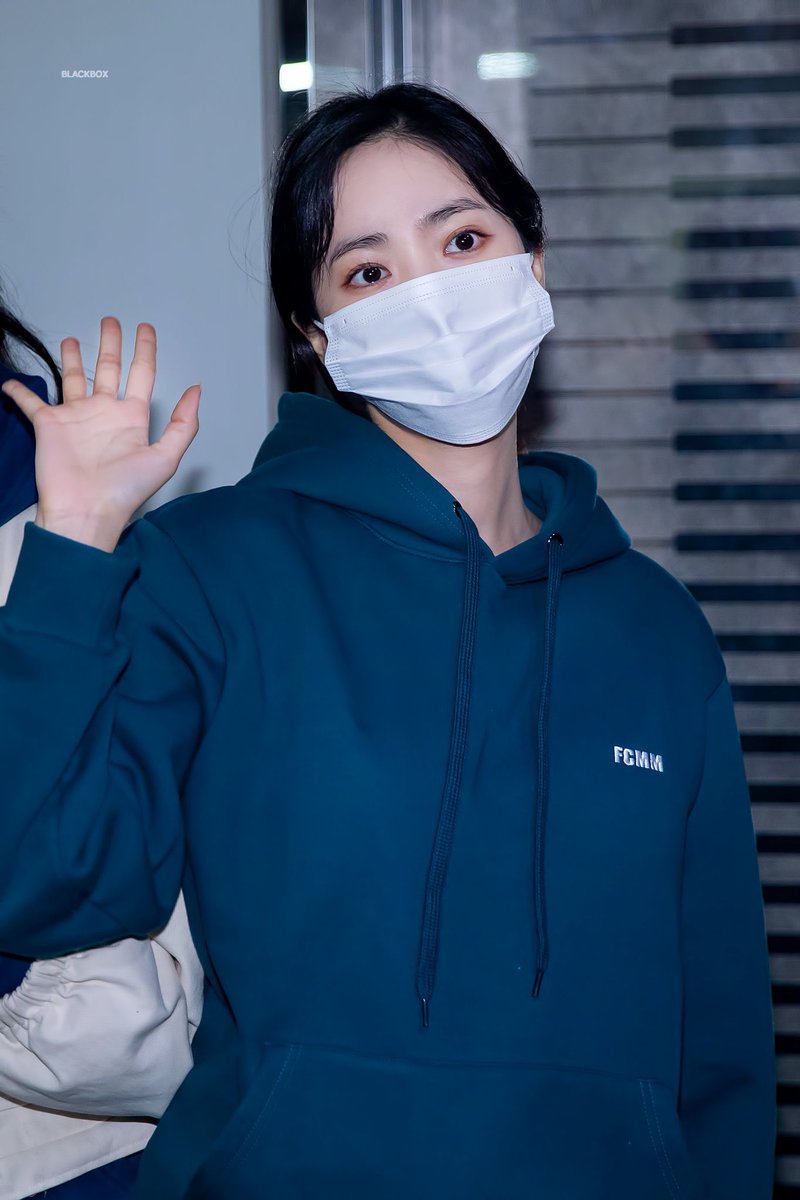 hebarchive's tweet photo. merry christmas everyone🎄
©blackbox 

@VIVIZ_official
#GFRIEND #VIVIZ #SINB #HEB #여자친구 #신비 #황은비 https://t.co/VZYVv1O9PQ
