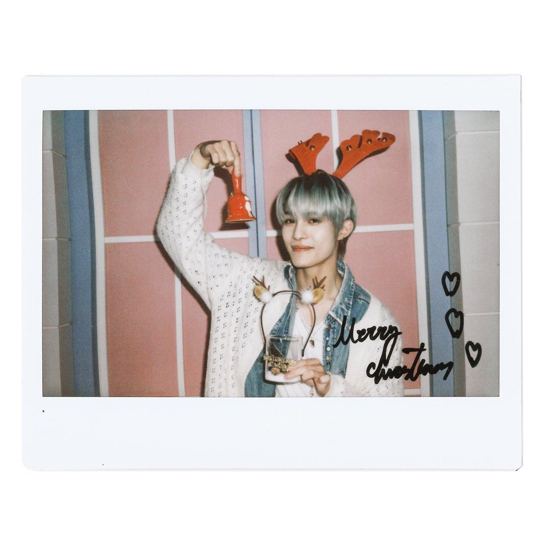yangyangx_'s tweet photo. Merry Christmas for everyone! hope you all spend this special day warmly with your loved ones! Don't forget to eat a lot of foods https://t.co/qpvNT9SK3E