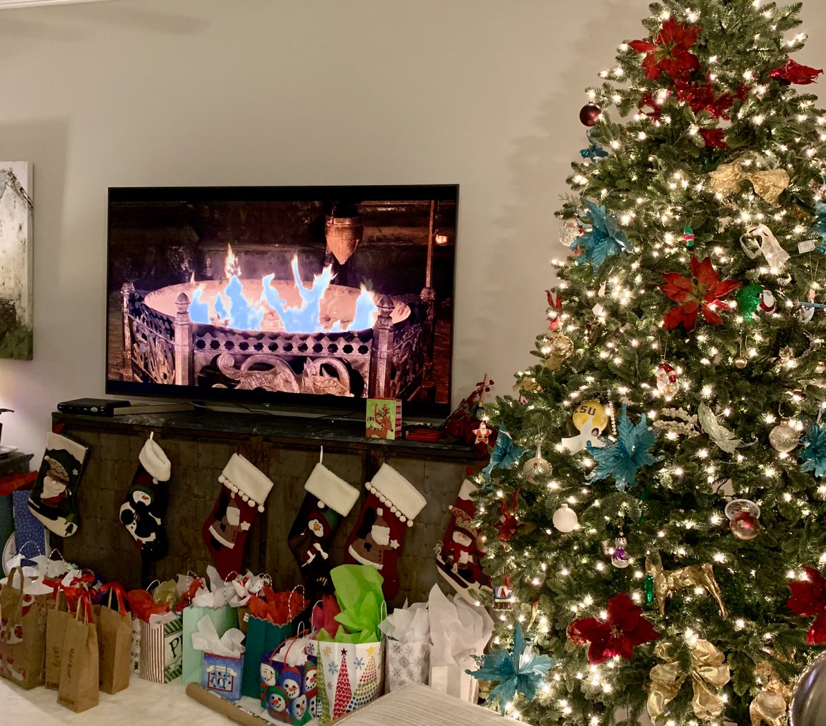 SusanNoelSands's tweet photo. Merry Christmas!๐๐
#witcherfire https://t.co/33hHi2wSmm