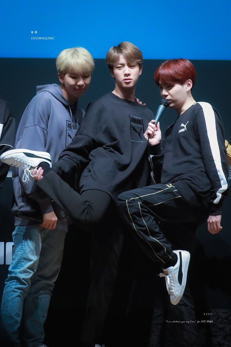 MaryamKhn143's tweet photo. Since yesterday I'm so sad for yoongi and now today RM and Jin😭Army's.. let's not get very emotional.. we need be strong to give them strength ourselves!! let's just pray for his fast recovery 💜💜 GET WELL SOON RM, jin and Suga
Corona I want to kill You😡
#Fight4BTS @BTS_twt https://t.co/ldpAYMLt8W