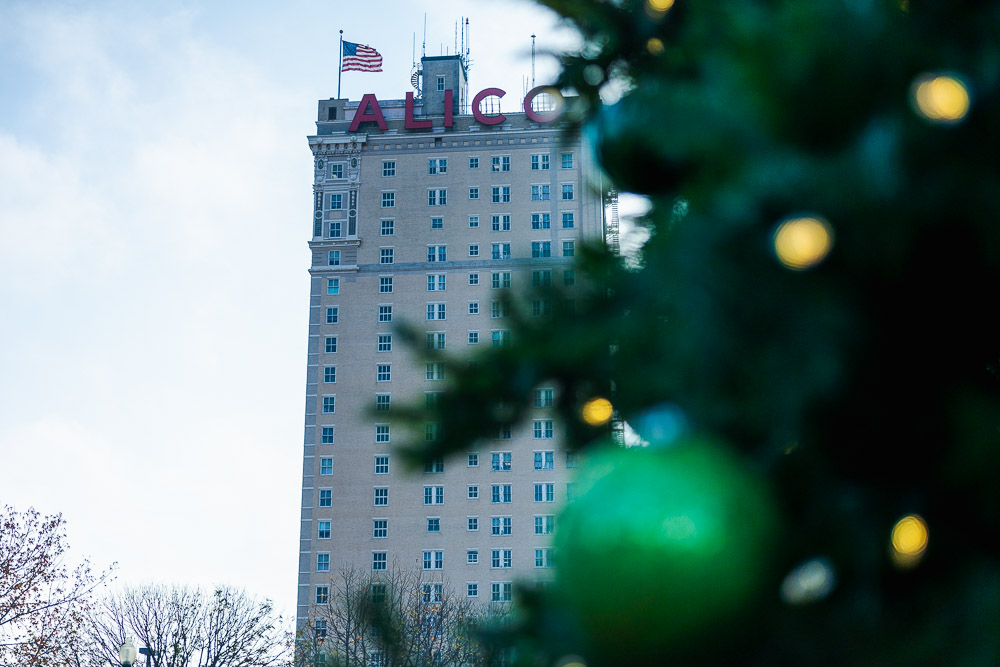 360_Solutions's tweet photo. Christmas looks good on Waco! The 360 team wishes you a joy-filled day.

#merrychristmas #wacotown #christmastree https://t.co/knfGTclh1d