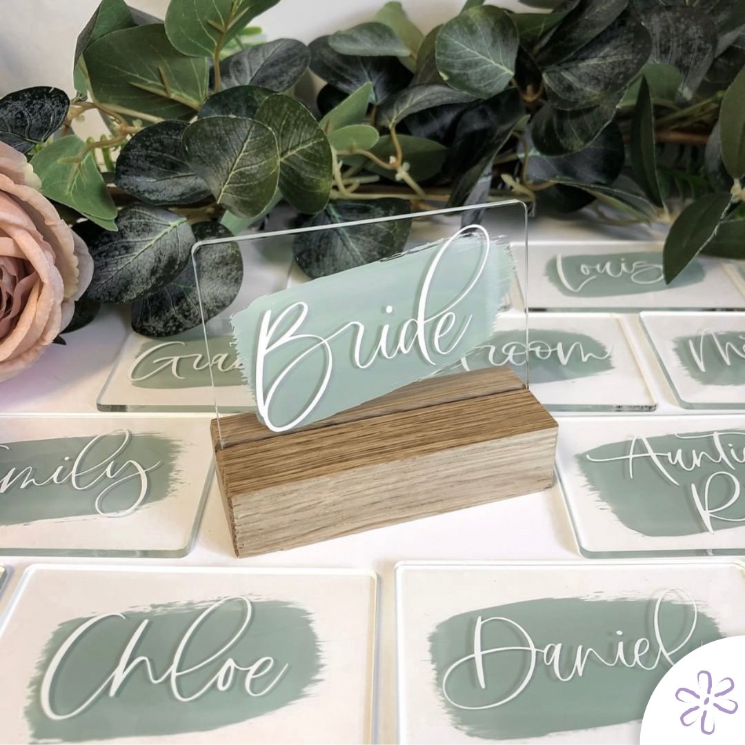 followWPN's tweet image. Place card ideas 💚🖌️🍃

✨Photo credit: whiteivycreative
#placecard #placesetting #weddingseating #weddingseatingchart #weddingplacecard #weddingplacesetting