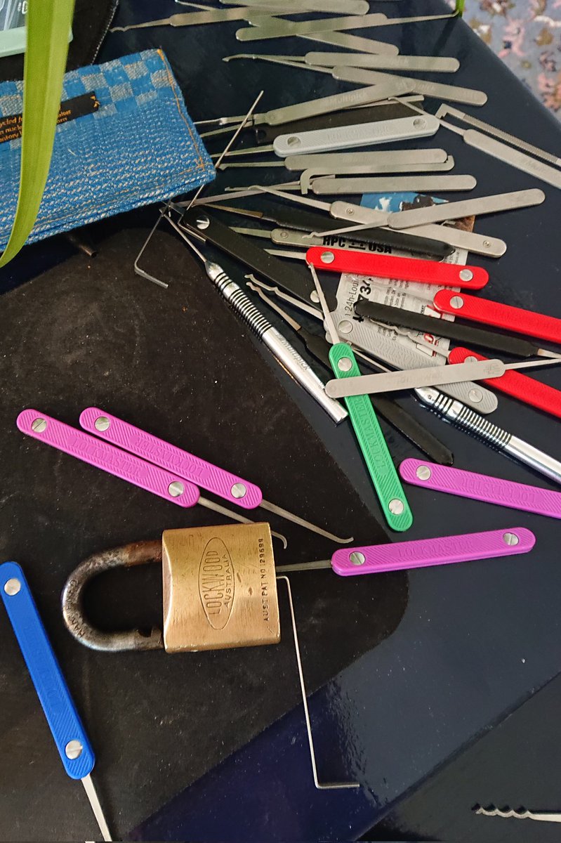 spooXe's tweet photo. Hook test: New #lockmaster 0,5 mm tool - Gem Deep Hook Lockpick HBNM quickly opened this old rusty #lockwood padlock. ππππ
https://t.co/dwHcczRTca
#lockpicking #lockpickingcommunity #lockpick #locksport https://t.co/FmEViURKyy