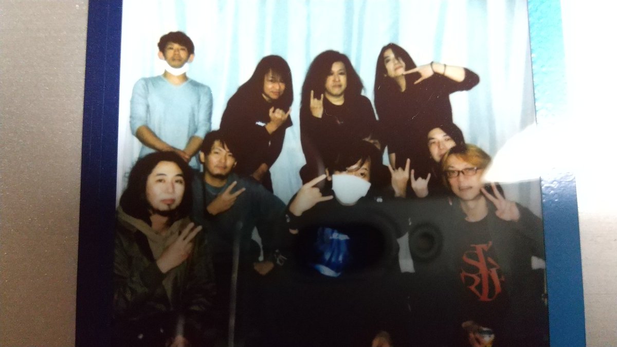 yukihyooo's tweet photo. #HardGear vs #SixRide 2マン最高でした😆
両バンドとも尺長めで(90分くらい)、9月には演奏されなかった曲、かなり久々の曲もやってくれたので嬉しかった😅
来年20周年迎えるライドは、新作制作(アルバム😲😆)、ツアーの計画もあるそうで超楽しみ😆 https://t.co/ayTSbgq95z