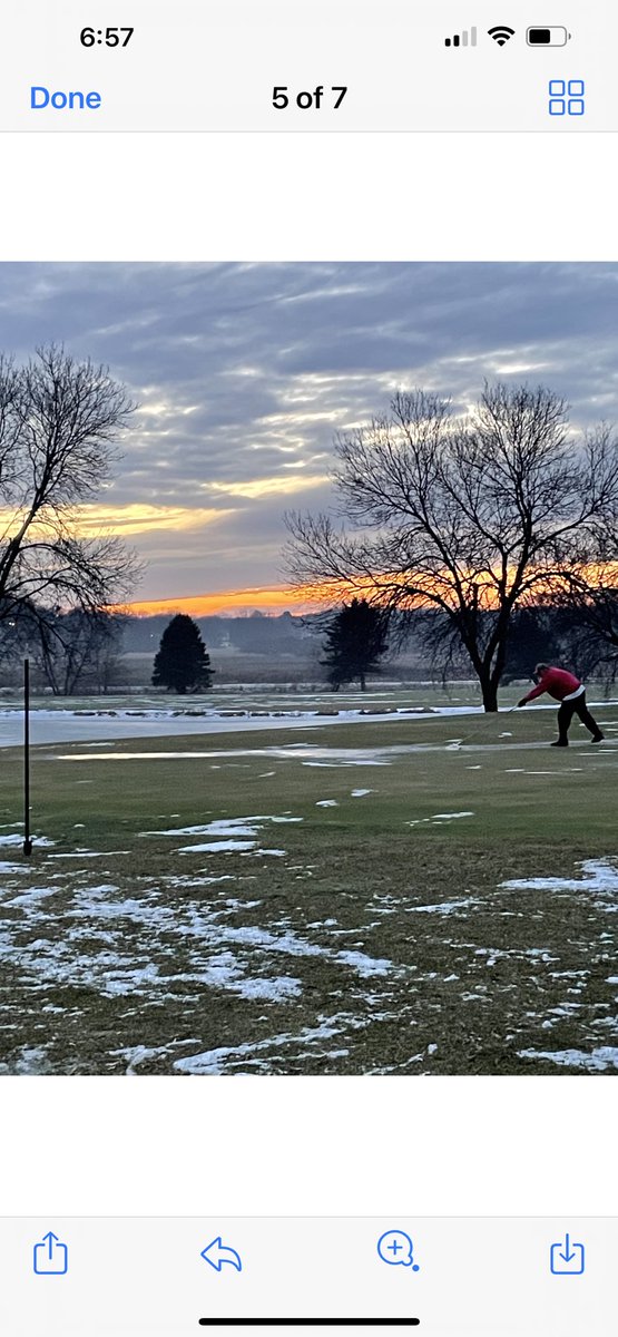 petemogren's tweet photo. 2021 has truly been one the longest and toughest in my 30 years as a superintendent !spending Christmas Eve squeezing water and slush hopefully it pays off for a good start to 2022 . I know my GM and members appreciate what we do !! Merry Christmas to everyone!! https://t.co/DLqCqVUIRg