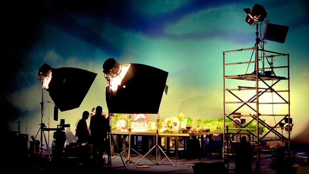 TWMAppreciation's tweet photo. Behind the scenes pictures of the Wigglehouse diorama and Captain's dock! #TheWiggles #TheWigglesMovie https://t.co/DZvBuE6rYu