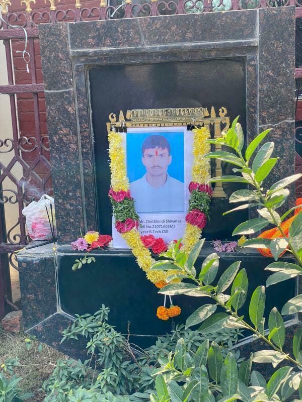 Rajeshr61495321's tweet photo. #wewantjusticeforshivanagu https://t.co/IRwmIVwUHy