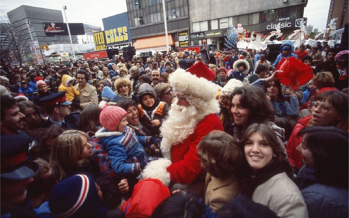 Coles Books tweet media