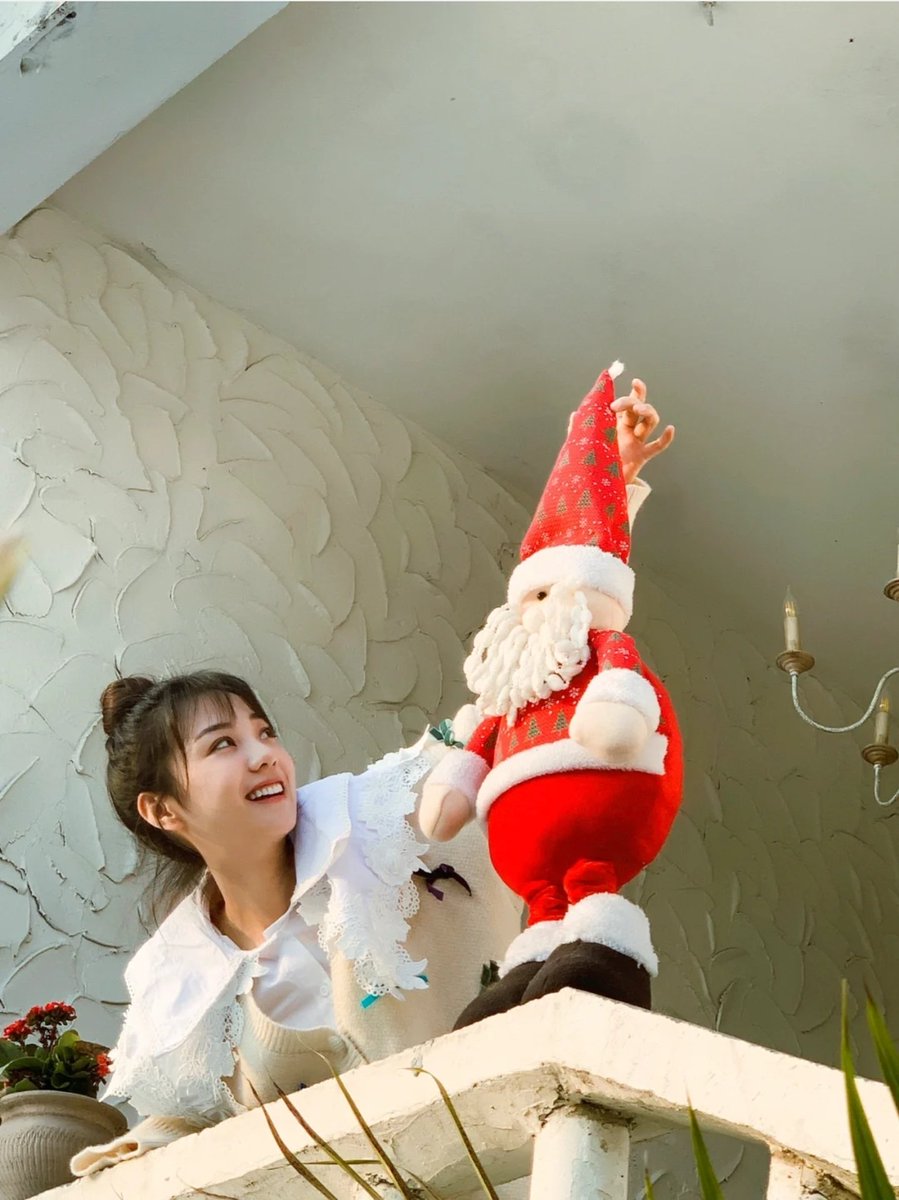 HYXThaiF's tweet photo. 25.12.21 
   🎄Huyixuan X MerryChristmas🎄
ซานต้าอาจมีแค่ในนิยาย... 
...แต่รักเธอไม่เสื่อมคลายนั้นมีอยู่จริง 🤭 https://t.co/pTfpDhOjRA