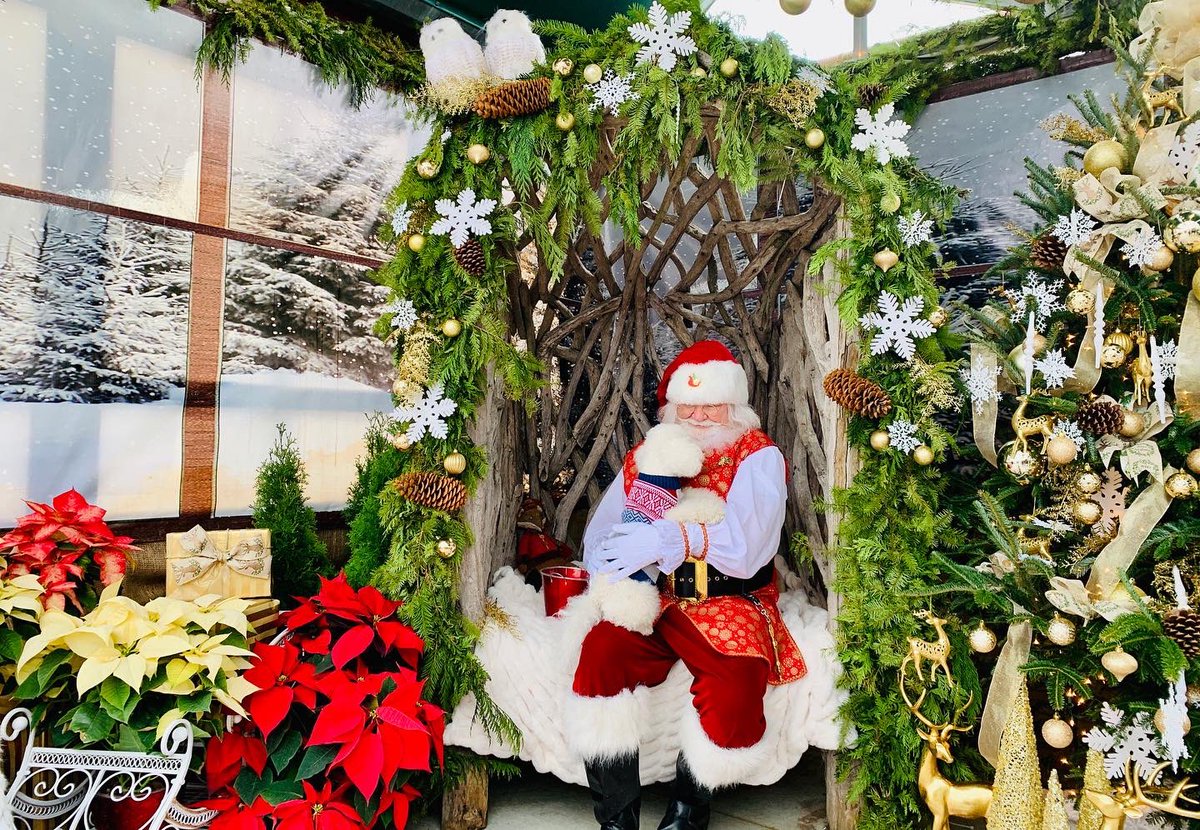 ChinhDoan's tweet photo. ๐
๐ผ We will always believe in the magic of Christmas. โจ
See last pic of Bruce Lee sweet-talking Santa. ๐ถ
Wishing you joy and peace this Christmas and 2022!
#BruceLeeDoan
#BruceTheBichon
#BichonFrise
#TulsaPets
#OklahomaPets
#Christmas2021
#PicturesWithSanta
#DogsAndSanta https://t.co/O3tCklUxY2