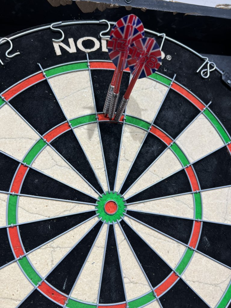 mikeatter's tweet photo. @KDeller138 first one with your new darts https://t.co/qVyckS5NzG