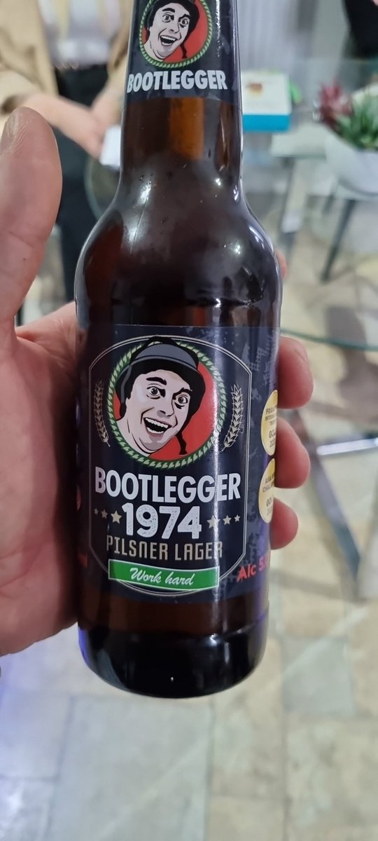 Gunterboy81's tweet photo. Not having a grueller today captain.
Sinking some of these while the dragon does the dinner. Perfect combo. Merry Xmas @bootlegger1974 https://t.co/gmELYrPWZi