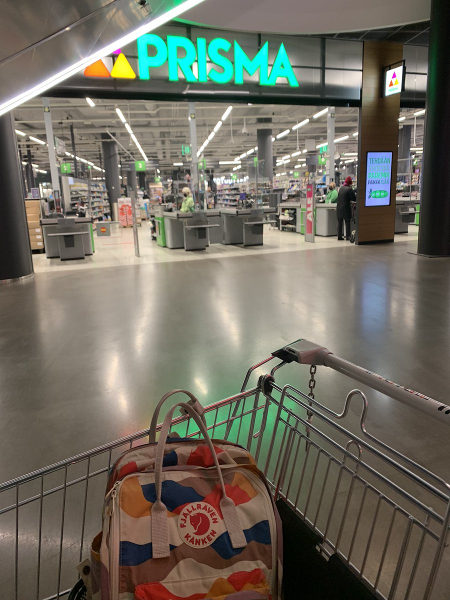 Merja's tweet photo. Suuri ilo #Tripla #Prisma 🤶 #pyöräparkki #ilonaihe ei tarvitse miettiä #kello ’a 💜 #auki lähes aina https://t.co/Z8K3TP0NWl