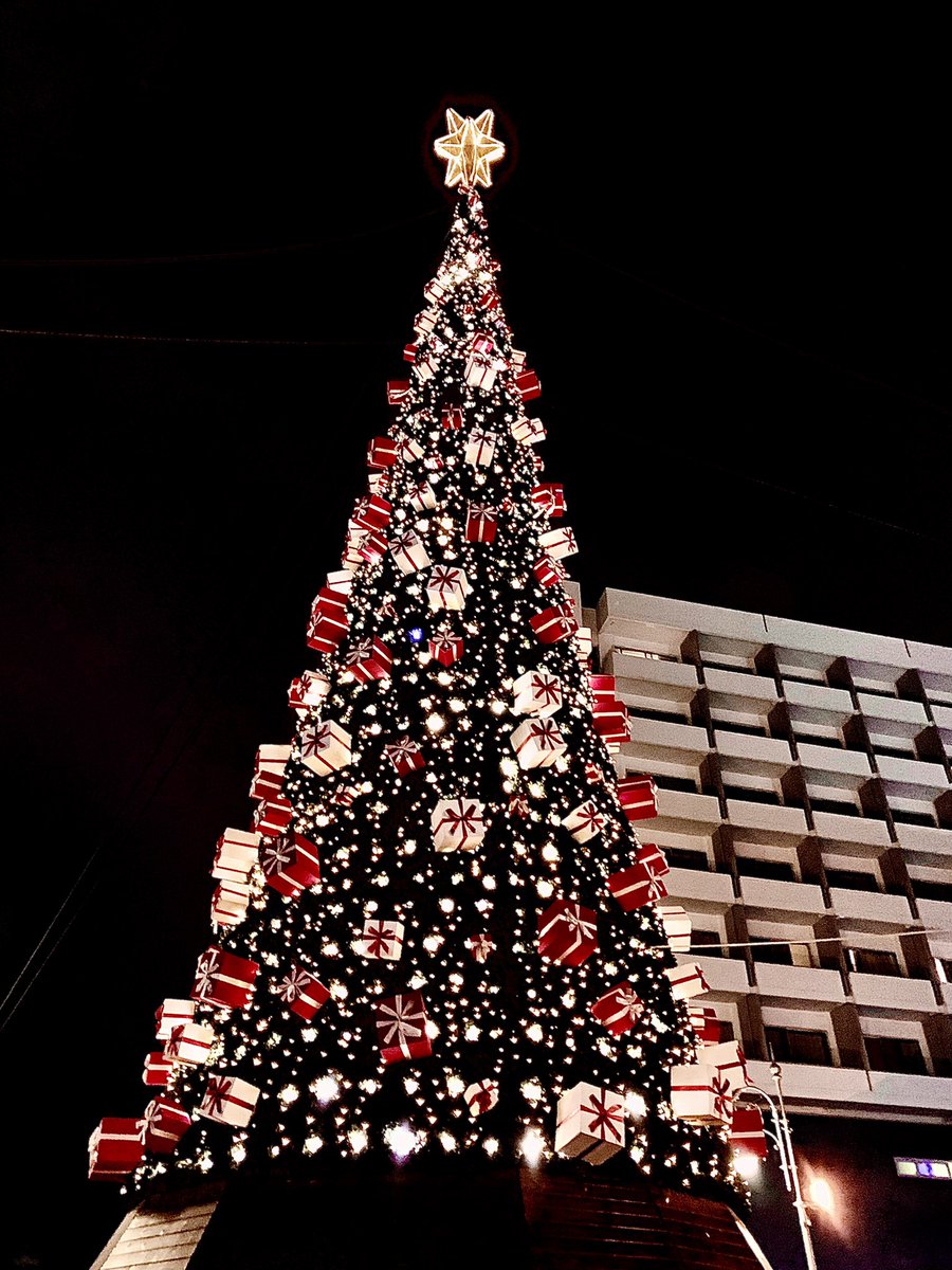 SConstantinou's tweet photo. MERRY CHRISTMAS 🎄!!! #MerryChristmas #MerryXmas #HappyChristmas #FelizNavidad #XMAS2021 #Xmas #Christmas2021 #ChristmasTree https://t.co/8Op79Gtn3r