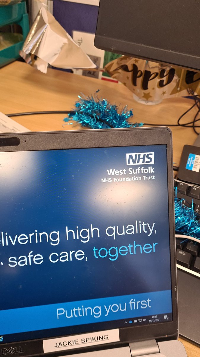 jackiespiking's tweet photo. @15krline @AHPs_WSFT @stnichhospice Merry Christmas to all my colleagues, friends and family 🤶🎅 especially all those working out in the community today 😀 https://t.co/ICZOsDGCkS
