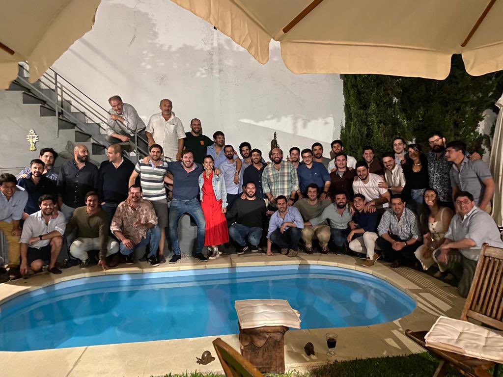 La <a href="/Clinica_TraumaU/">Clínica de Traumatología y Ortopedia UdelaR</a> les desea una Feliz Navidad! Por un 2022 con salud y trabajo, comprometidos con nuestros pacientes y la formación universitaria.