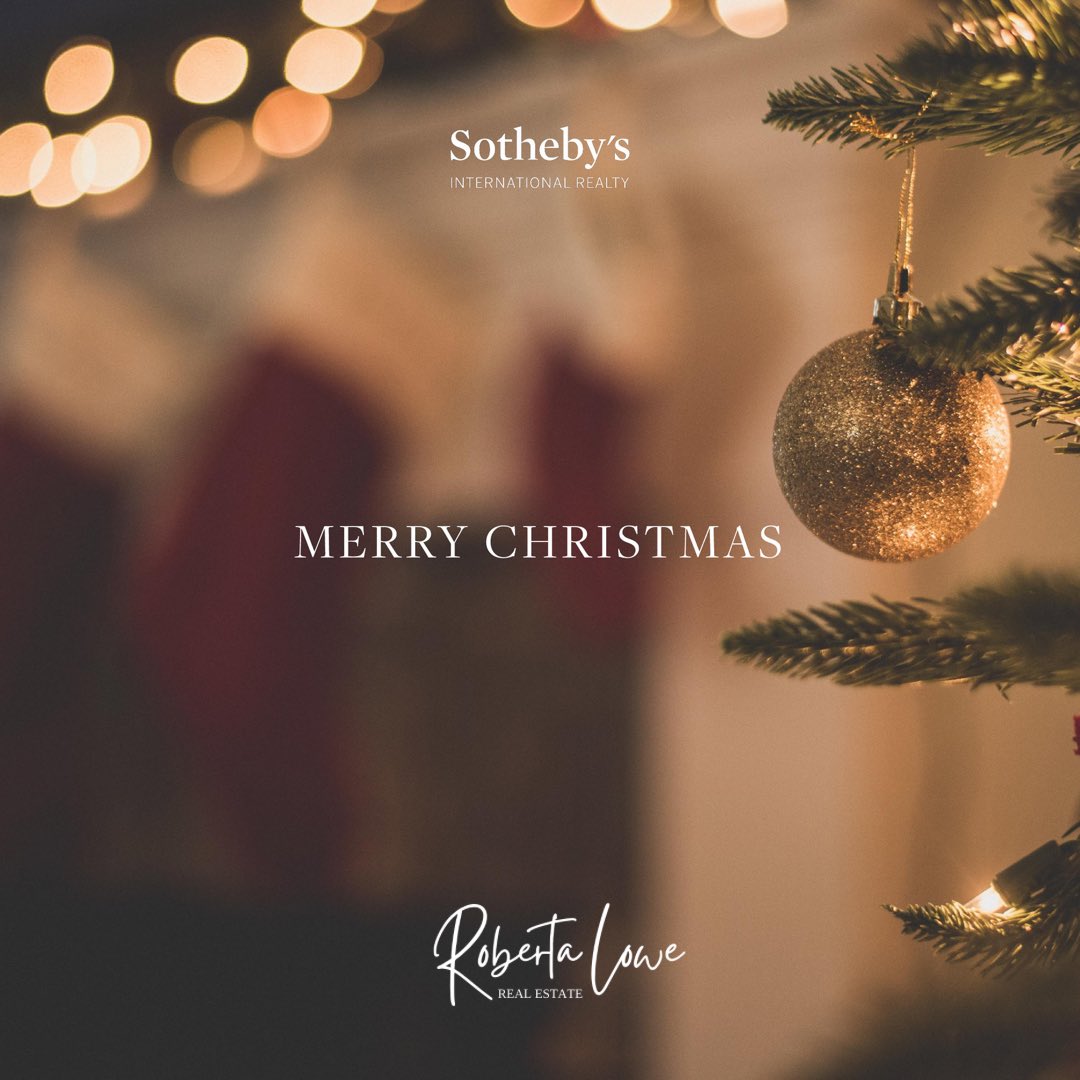 SantaFeRoberta's tweet photo. Sending you ALL the love today ♥️⁣
⁣
Merry Christmas from my family to yours. Hope Santa brings you everything you wished for. 🎅🏼🎁🎄🌟⁣
⁣
Whether you celebrate or not, I wish you a wonderful holiday season filled with peace and joy. ✨🥂♥️⁣
⁣ https://t.co/6MKmokHl4s